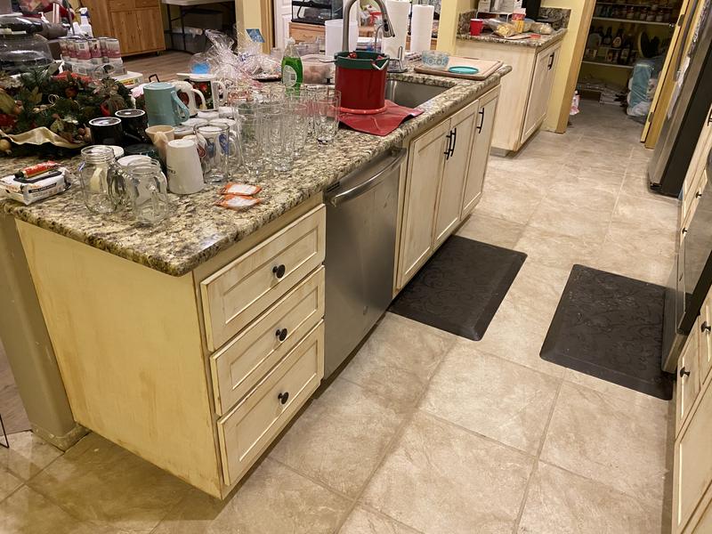 Island and counters set